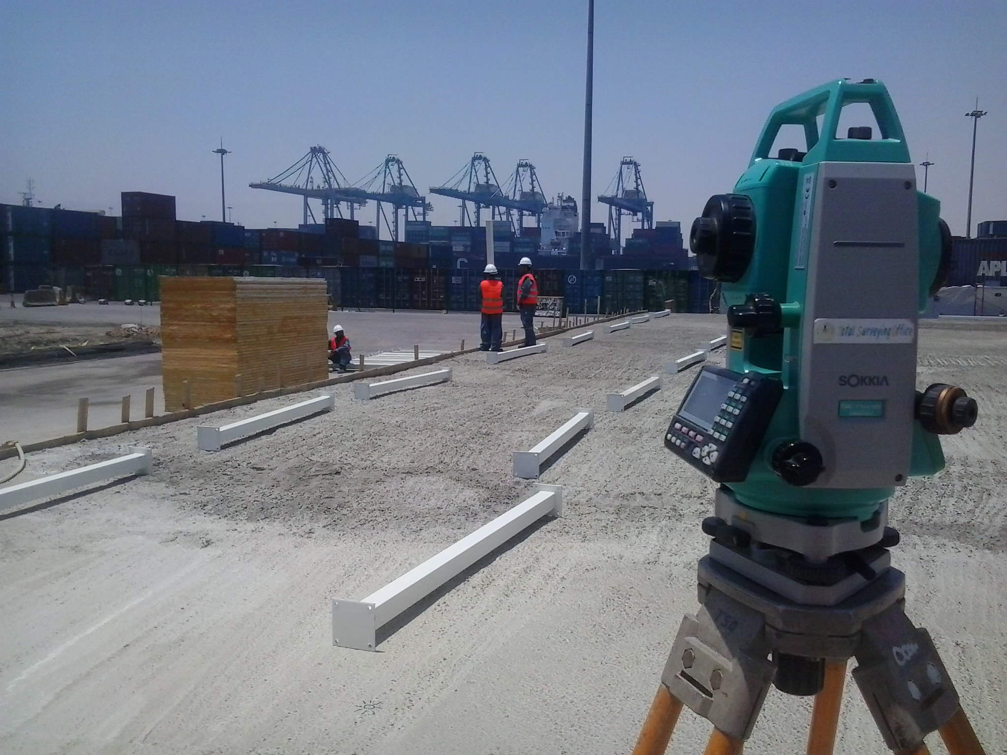 توتال سرفيينج فى ميناء دبي بالعين السخنة