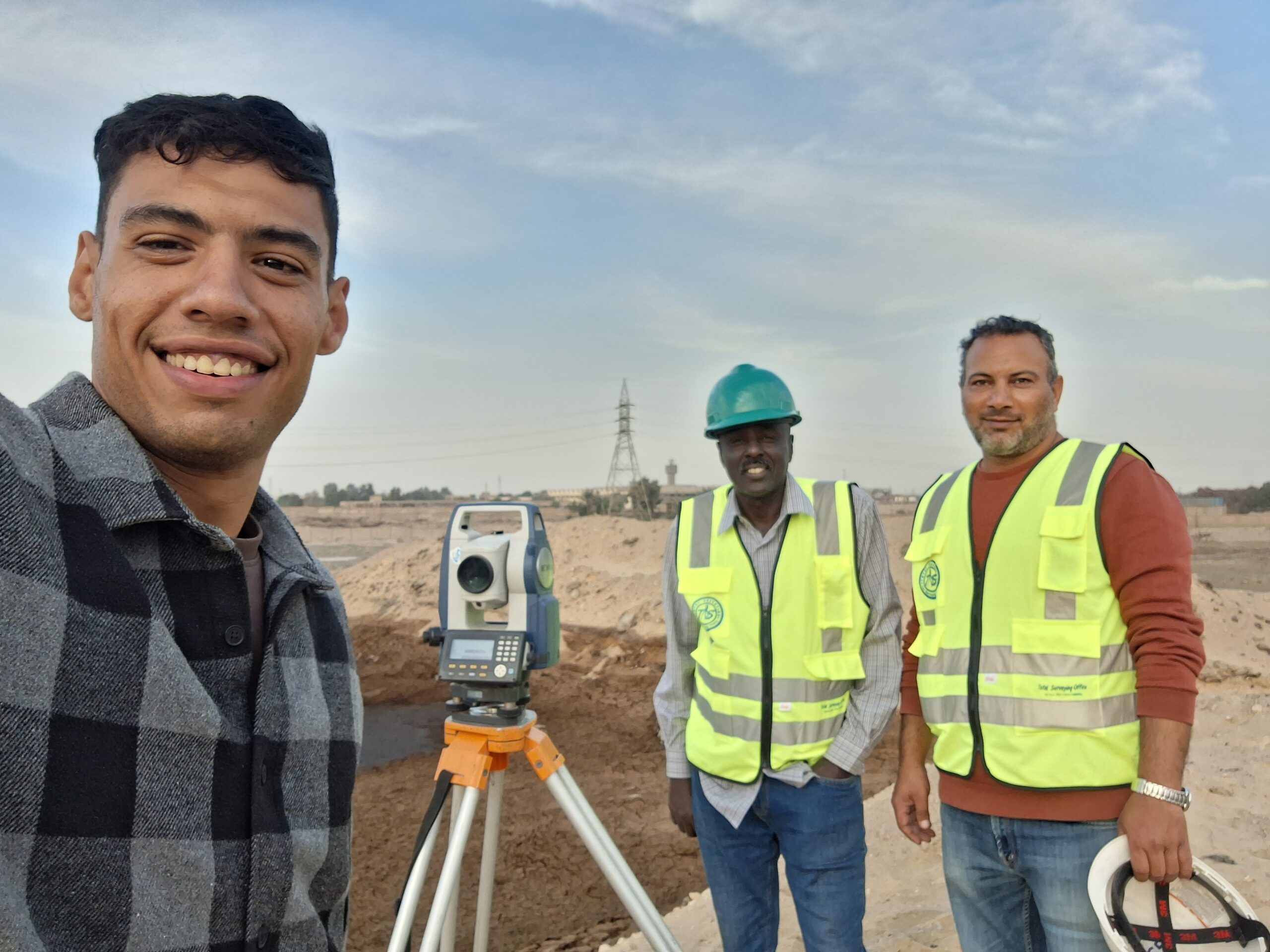 جهاز توتال استيشن فى الرفع المساحي